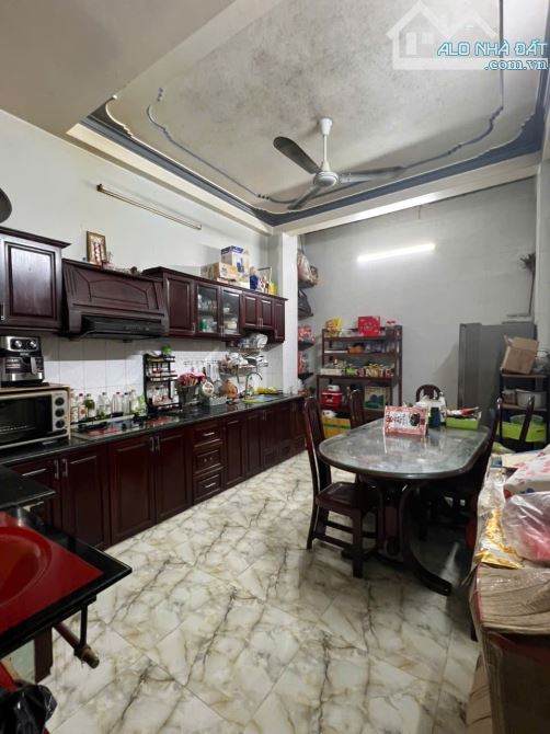 Bán Nhà Trần Hưng Đạo Quận 5 Ngay Nhà Hàng Bát Đạt - 55m²(3,7 x 15) 4 Tầng - Hơn 10 Tỷ Xíu - 2