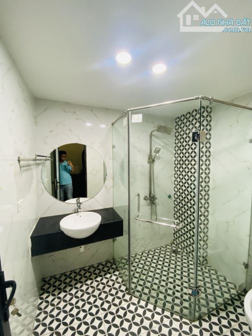 Bán Nhà Bát Khối, Long Biên 33m2, 5T chỉ 5,48 tỷ (lô góc) - 2