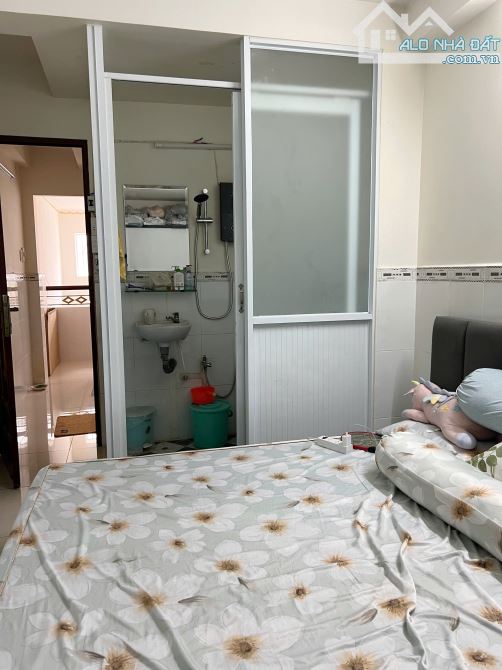 Nhà mới 3 tầng hẻm thông đường Tuy Lý Vương P12Q8. Giá 4.9 tỷ - 2