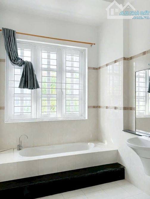 Bán Biệt Thự MT đường Số 9 KDC Ấp5 Pp ngay bến xe Q8 - 2