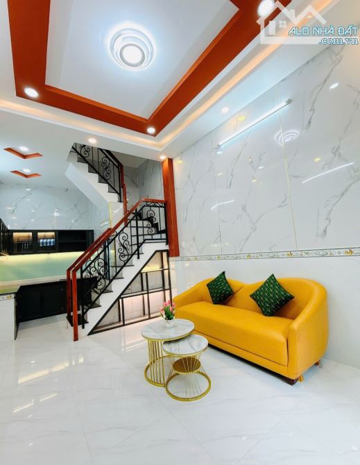 Nhà đẹp Âu Dương Lân, P.3, Q.8, dt: 3.8 X 8m, hai lầu, giá 4 tỷ 48. - 2