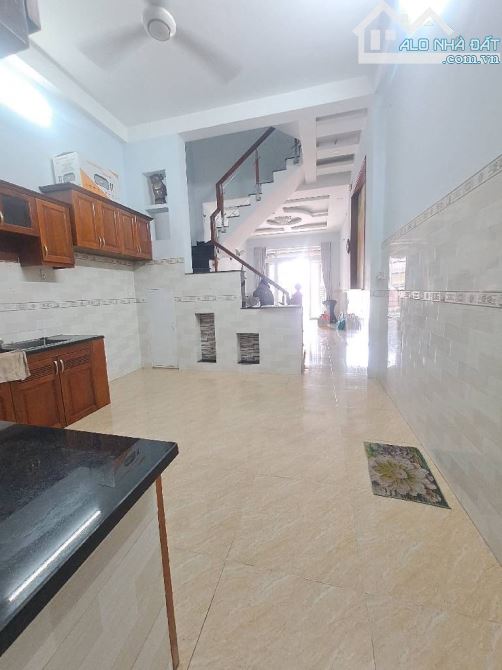 Mặt tiền kinh doanh 3 tầng đường 10m Tân Chánh Hiệp,DT 61m2 (4 x 16), gần CVPM Quang Trung - 2