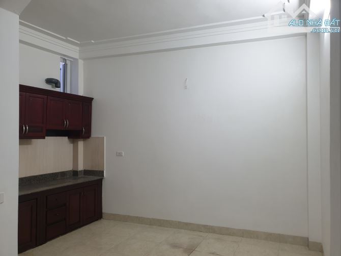 BÁN NHÀ ĐẸP 1.62 TỶ 2.5 TẦNG 41M2 ( TÂY BẮC ) NGÕ TRẦN HUY LIỆU - 2