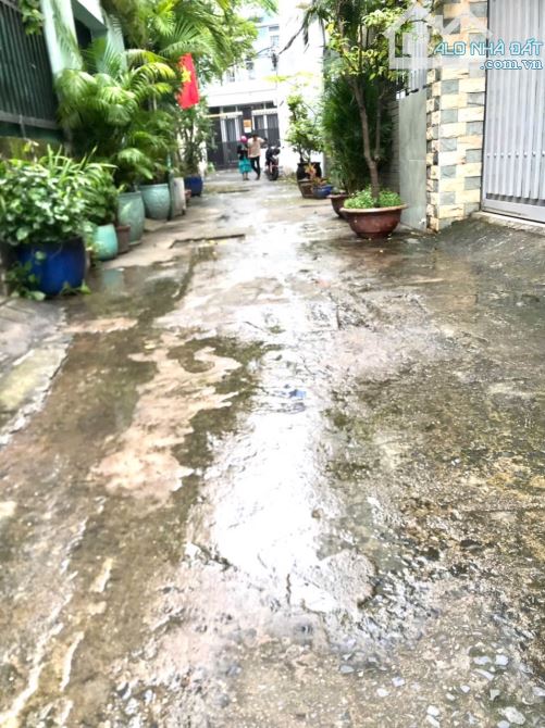 Nhà bán hẻm ô tô vào tận nơi, cách đường Lê Văn Thịnh vài bước chân - 2