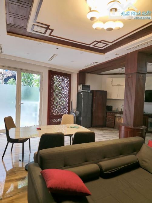 Bán Biệt Thự Hoàng Cầu, 2 ô tô tránh, vỉa hè, 1 nhà ra phố,40 tỷ - 2