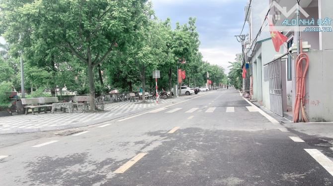 🌟 SIÊU HIẾM – MUA 1 ĐƯỢC 2 🌟 🏡 NHÀ 3 TẦNG MỚI + LÔ ĐẤT VUÔNG VẮN NHƯ BÁNH CHƯNG - 2