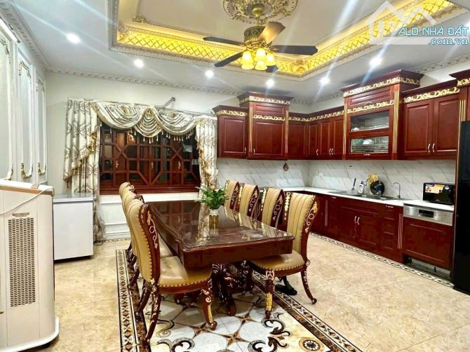 Giảm 1 tỷ bán gấp nhà Giang Biên 5 tầng dân xây, Gara oto, Dt 100m mt 5m - 16.x tỷ - 2