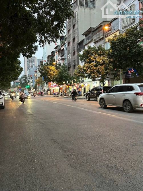 Cực Rẻ - Đất Nguyễn Khánh Toàn, Cạnh Đại Học Thủ Đô, 110m2, Ngõ 3m, gần Phố, Chào 20,8 tỷ - 2