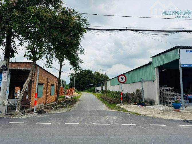 Chú 3 bán phở cần thanh toán 1 miếng đất xã Tân Thông Hội huyện Củ Chi - 2