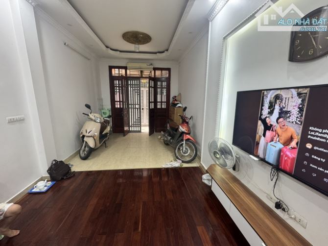 Bán nhà tổ 4 Yên Nghĩa, ngõ thông gần quốc lộ 6, giá nhỉnh 5 tỉ - 2