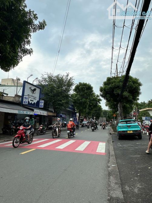 Nhỉnh 12 tỷ sở hữu MTKD sầm uất Nguyễn Văn Quá 100m2 ngang 4.1m 4 lầu gần chợ Cây Sộp. - 2