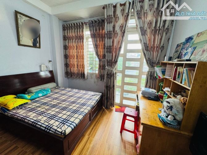 Siêu vị trí HXH QUANG TRUNG Phường 8 N4x18m 4PN giá chỉ hơn 7tỷ TL - một đời chủ 1/ thẳng - 2