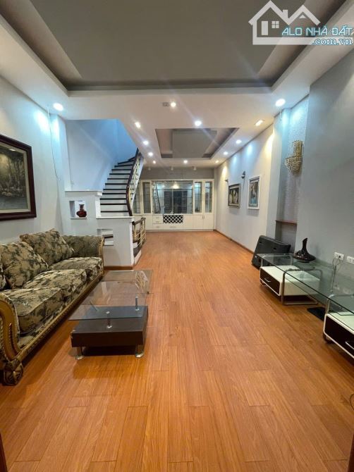 Cho thuê nhà Nguyễn Hoàng Tôn, Xuân La, Tây Hồ. DT 50m x 5 tầng, giá 15tr - 2