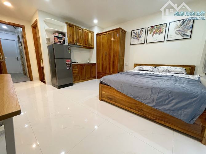 Căn hộ ngay trung tâm quận 1, bancol view siêu chill, gần UEH, Đại học Hoa Sen, quận 3 - 2