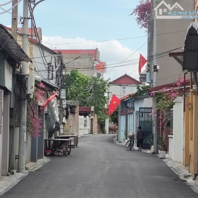 ĐẤT VÀNG XUÂN NỘN (thư lâm) 50m² nở hậu, OTO TRÁNH, giá chỉ 3.8 tỷ! - 2