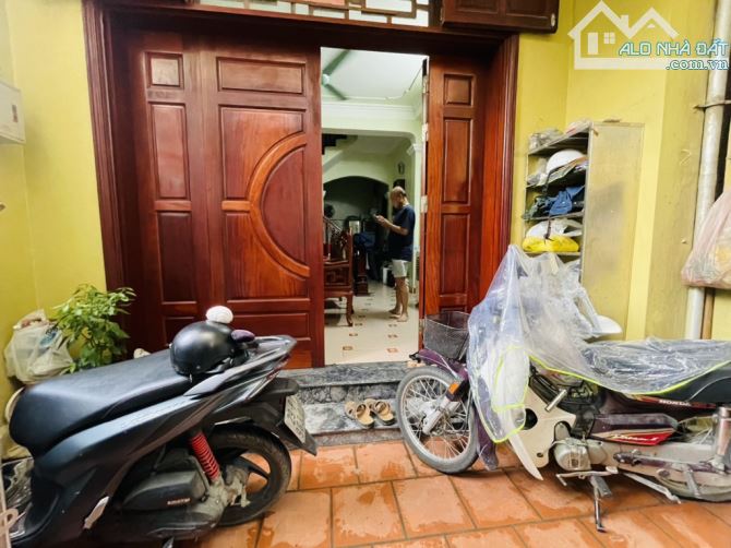Bán Nhà Lạc Long Quân - Cầu Giấy, gần Ô Tô, 45m2, 4 tầng, 11,4 Tỷ - 2