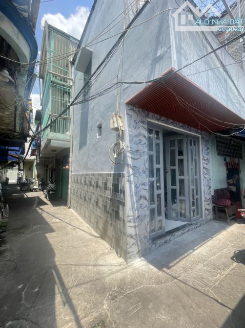 Bán nhà NGAY CHỢ PHÚ HOÀ - giáp Q10 3/2 - Lê Đại Hành - 15m2 - 2 Tầng - 2.1 tỷ - 2