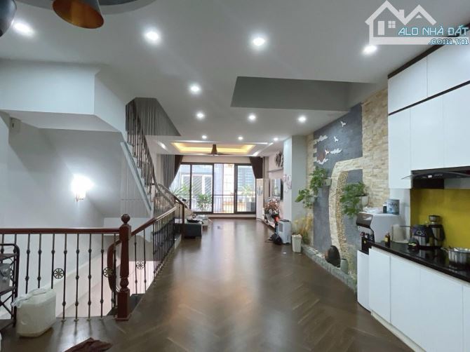 Nguyên Hồng – 70m – 6 Tầng – Ngõ VIP Như Phố – Cơ Hội Vàng Đầu Tư Kinh Doanh Chỉ 19.9tỷ - 3