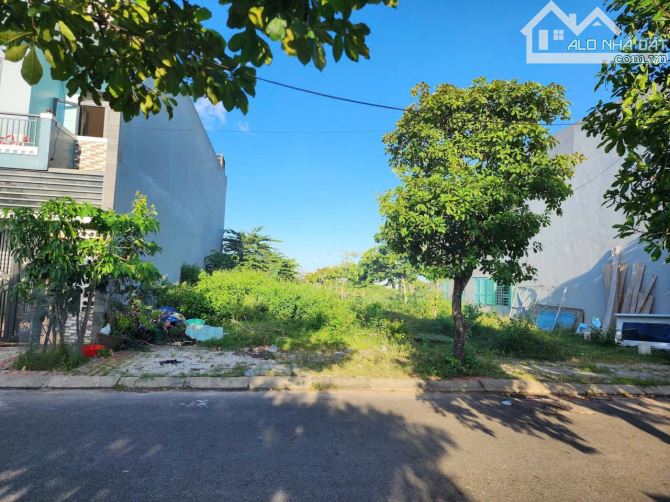 📌📌📌LÀM VIỆC TRỰC TIẾP GIÁ TỐT !!! Bán lô góc 2 mặt tiền khu golden hill - 3