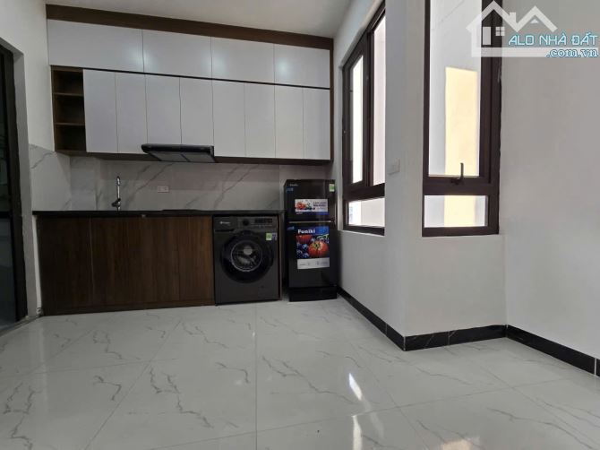 VÕ CHÍ CÔNG - Toà CCMN 25 phòng 132m2, 6 tầng thang máy 3 thoáng -Gần NGĐ -Dòng tiền 1,6ty - 3