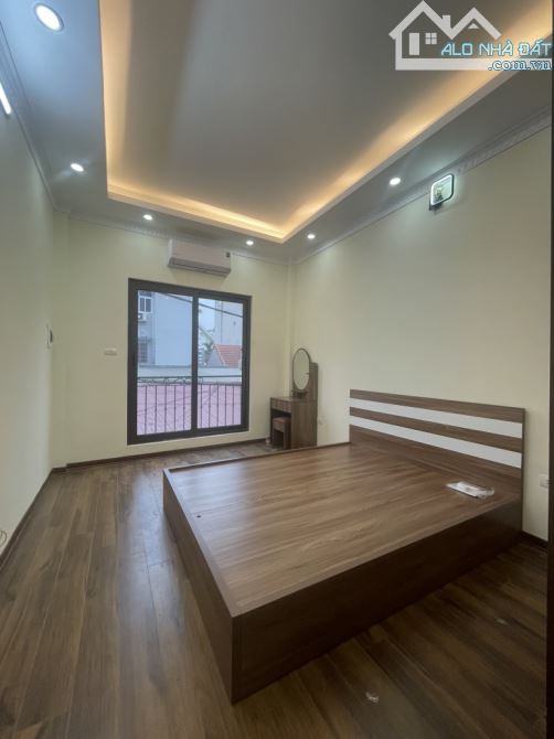 ĐÀM QUANG TRUNG - NHÀ ĐẸP FULL NỘI THẤT - BA GÁC QUA NHÀ - NGÕ THÔNG- GẦN ĐƯỜNG Ô TÔ TRÁNH - 3