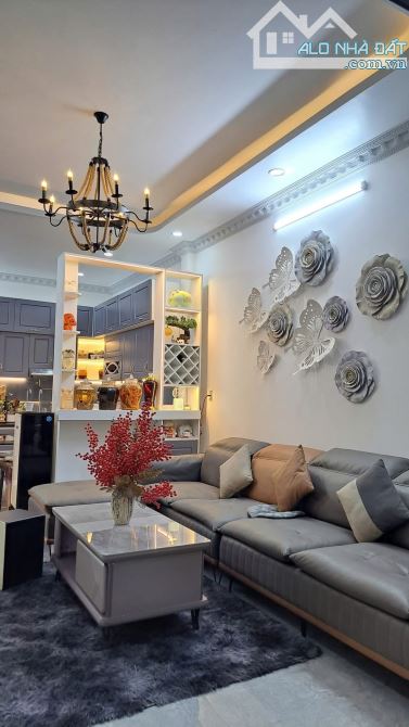 🏡 Nhà hẻm 128 Giải Phóng - Tân Lợi Nhà mua ở còn mới toanh.  🏕 Diện tích: 5×20m - 3
