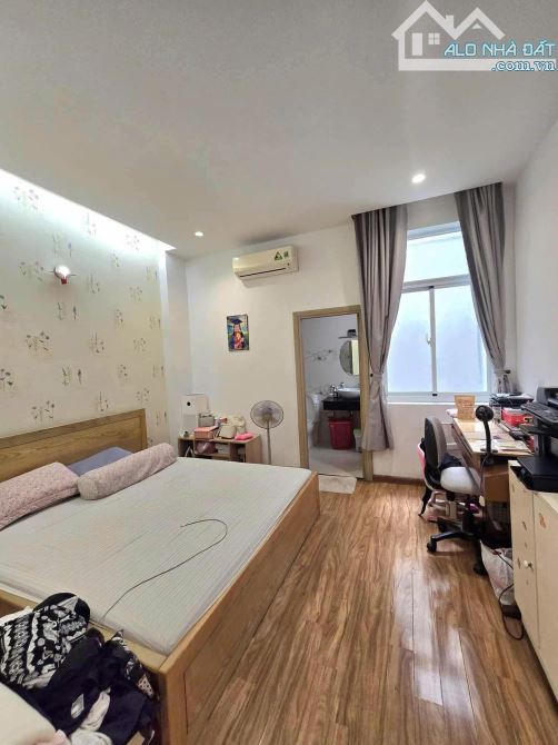 Bán nhà hẻm 8m Đồng Đen, phường 10 quận Tân Bình (3,8x18) 3 tầng - 3