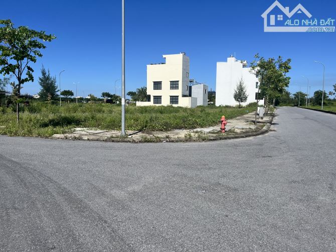 BÁN LÔ GÓC FPT PHÂN KHU R3, HƯỚNG CÔNG VIÊN, 119m2, NGANG 7,2m, GIÁ CHỈ 8,2 TỶ. - 3