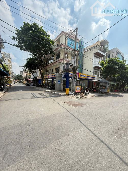 Chính Chủ - Cần Bán Góc 2MT Nguyễn Gia Trí -Võ Oanh - 8*20m 4Tầng - Hdt 210tr- Gía: 63Tỷ - 3