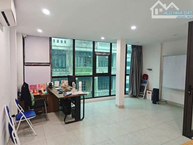 Nhà ngõ 180 Hoàng Quốc Việt. DT 50m2 x 7 tầng xây mỗi tầng 1 phòng, đường rộng 10m để ô tô - 3