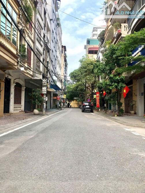 BÁN NHÀ PHẠM TUẤN TÀI 60× MT 4,5m. PHÂN LÔ, GARA Ô TÔ - 2 Ô TÔ TRÁNH ĐỖ NGÀY ĐÊM - 3