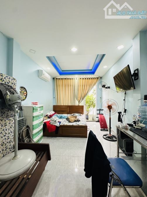 BÁN NHÀ QUẬN 10 ĐƯỜNG 3THÁNG2 - HẺM XE HƠI - NHÀ 5 TẦNG BTCT ĐẸP Ở LUÔN - GIÁ 8,3 tỷ. - 3
