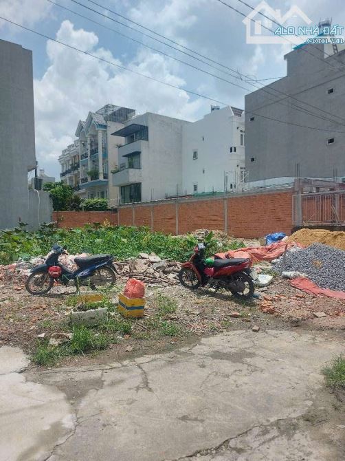 Bán đất Thổ Cư đường THẠNH XUÂN 33, phường THẠNH XUÂN, Q12,dt 106m²(4x26). Hẻm 8m, giá 4,5 - 3