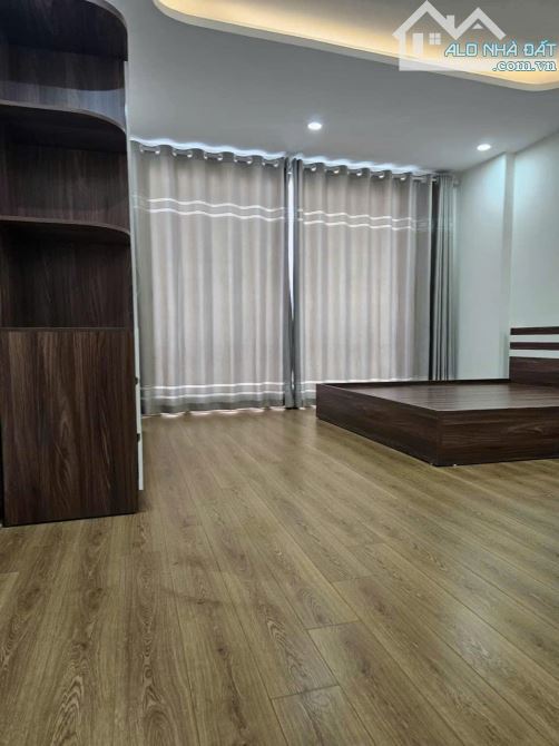 NHÀ PHỐ TÂN TRIỀU - XE VÀO NHÀ - GẦN TRƯỜNG - ĐƯỜNG THÔNG GIÁ NHỈNH 8TY - 3