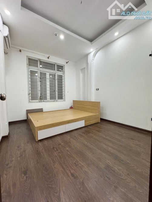 Bán nhà Láng, gần Ngã Tư Sở, 7 phòng cho thuê, doanh thu 25tr/th, 40m2, 5 tầng, giá 8 tỷ - 3