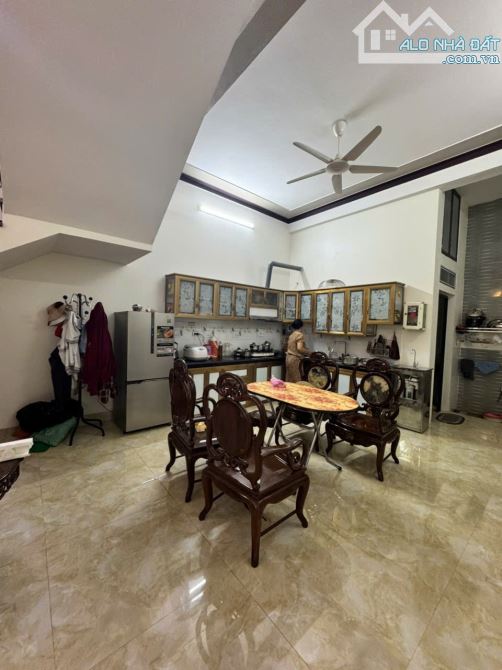 🏡 BÁN NHÀ 3 TẦNG ĐẸP LUNG LINH – THANH CHƯƠNG, PHƯỜNG QUẢNG THÀNH  ✨ Nhà mới đẹp, thiết k - 3