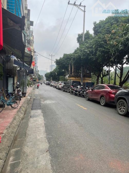 YẾT KIÊU HÀ ĐÔNG -DT85M/4T -OTO VÀO NHÀ-KINH DOANH - GẦN CHỢ HÀ ĐÔNG - 3