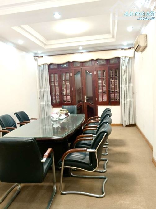 Phân lô xịn Hoàng Ngân, lô góc 2 mặt ô tô, thông vòng quanh, cho thuê 40tr/th, 74m*5T - 3