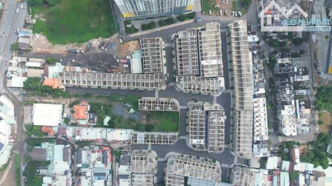 Nhà phố SHR 1 trệt 2 lầu sân thượng: Vừa ở vừa kinh doanh ngay dưới chân 8000 căn hộ - 3