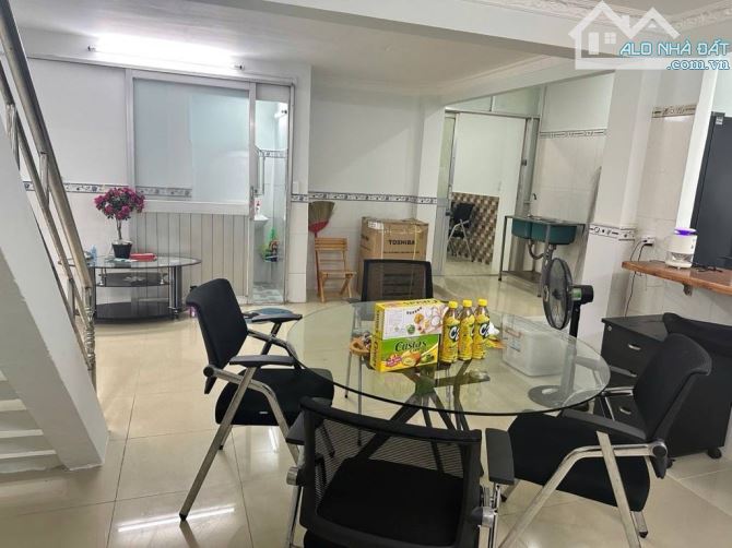 Bán nhà Hẻm xe hơi 16 chỗ - phạm hữu lầu Q7 DT: 6.5* 30giá : 11toi2 - 3