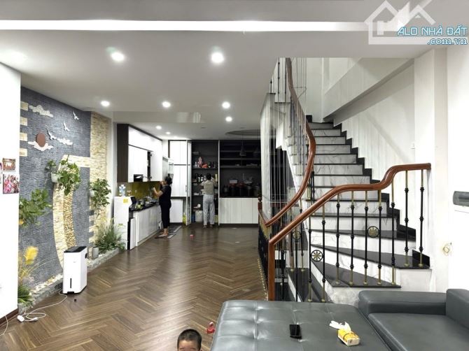 LĨNH NAM- VĨNH HƯNG  65m2 -PHÂN LÔ - NGÕ THÔNG - Ô TÔ TRÁNH - VỈA HÈ - Ô TÔ VÀO NHÀ - 3