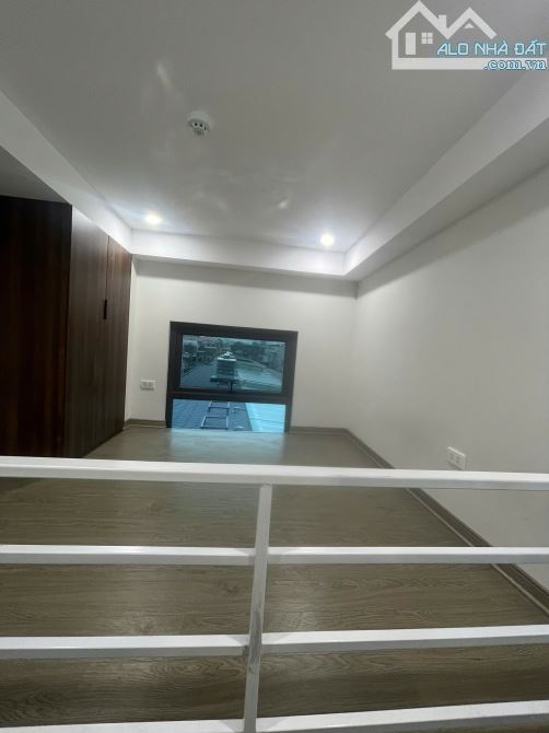 Cho Thuê CCMN 639 Hoàng Hoa Thám Ba Đình 30m2 Gác Xép Cửa Sổ Ban Công Thang Máy Giặt Riêng - 3