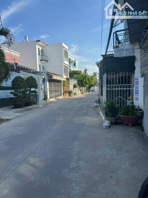 Nhà đẹp phường Tây Nha Trang - 70mv ngang 5 - Đường 2 ô tô, sổ đầy đủ - 3