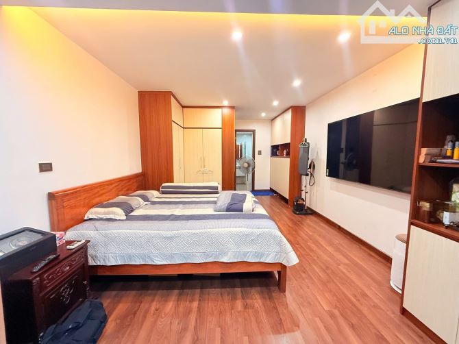 CẦN TIỀN KINH DOANH, BÁN GẤP NHÀ 4 TẦNG Ở PHỐ LẠC LONG QUÂN, NGHĨA ĐÔ. - 3