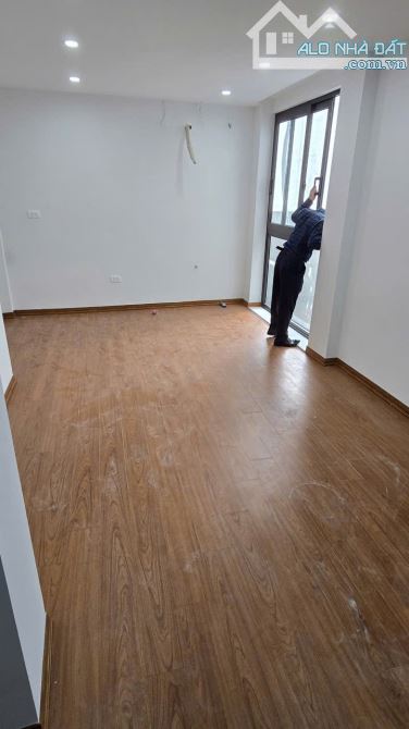 BÁN NHÀ MỚI, THANG MÁY PHỐ ĐÊ LA THÀNH, BA ĐÌNH 32M2, 6 TẦNG, 7.8 TỶ. - 3