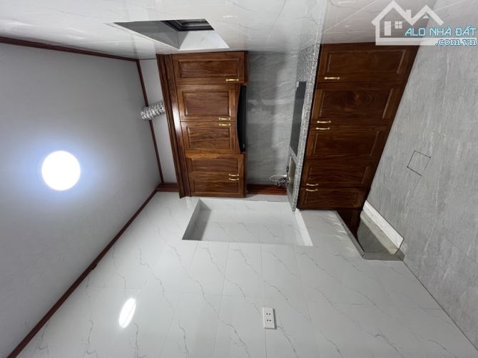 Bán Nhà Tập Thể Nguyễn Văn Cừ, Long Biên 45m2, 1T, giá 3,25 tỷ (sổ sẵn sàng giao dịch) - 3