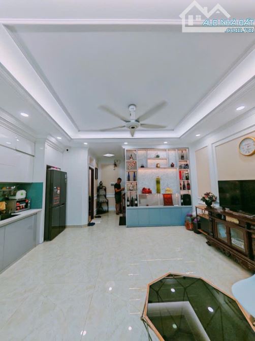 BÁN NHÀ DOÃN KẾ THIỆN - CẦU GIẤY - VỊ TRÍ ĐẸP - Ô TÔ - GẦN PHỐ - THOÁNG - 6 TẦNG, HƠN 11TỶ - 3
