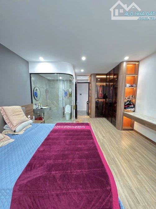NHÀ 6 TẦNG PHỐ NGUYỄN SƠN_BỒ ĐỀ:GARA_THANG MÁY_LÔ GÓC_2 THOÁNG_FULL NỘI THẤT_MẶT TIỀN 4 - 3