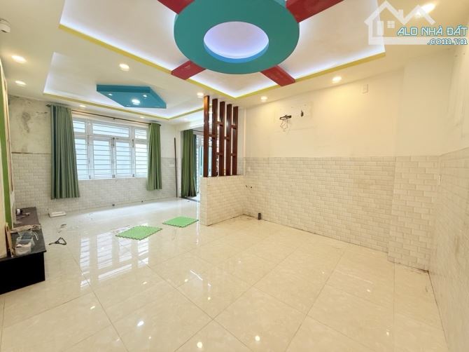 HIẾM NGANG 9M, BÁN NHÀ NGUYỄN GIA TRÍ BÌNH THẠNH, 73M2, 4PN, SÁT HẺM Ô TÔ CHỈ 7.5TY - 3