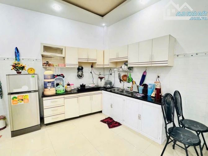 Nhà Mới 2 Tầng Gần Biển – Giá Chỉ 2 Tỷ 950 . diện tích 52m² Ngang 5.2m - 3